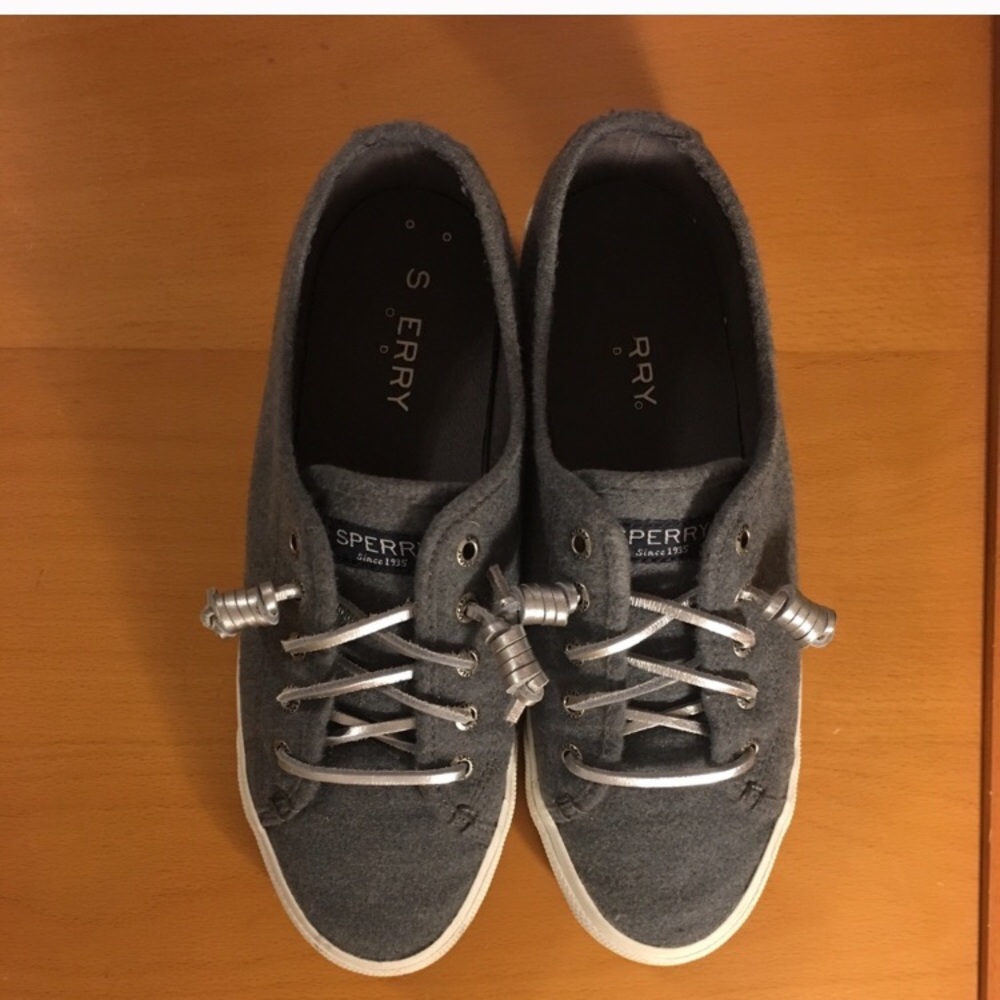 Great condition Sperrys!!